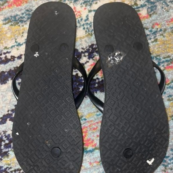 Tory Burch Black Logo-Print Thong Sandals & Jack Rodgers comfort sole - Picture 2 of 5